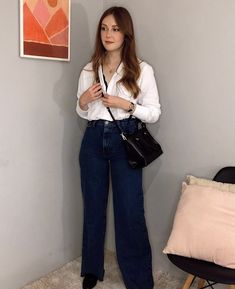 Black Slouchy Jeans Outfit, Slouchy Jeans Outfit, Casual Oufits, European Fashion Summer, White Shirt Outfits, Look Office, Look Jean, Slouchy Jeans, Korean Casual Outfits