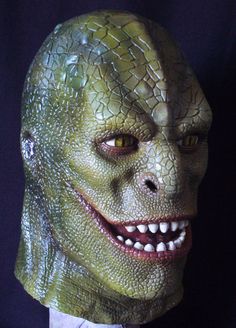 Hello, we have for you Lizard latex Mask. Handmade from Sculpture to the final result. To use in fun times with your Friends, such as Parties, Halloween, Christmas, Comic Conventions or just as a fan to Collect. Read carefully before buying: The Masks is only adult size 63 cm. Approximate inner diameter. We use the best Materials, painted with Airbrush and details with brush. Every single piece, the color of the skin can change. They have holes to see and breathe well. In this case they have por Horror Masks And Prosthetics For Cosplay, Green Cosplay Costume For Halloween Themed Events, Horror Masks And Prosthetics For Halloween Cosplay, Green Masks And Prosthetics For Halloween Costume Party, Themed Masks And Prosthetics For Cosplay And Halloween, Themed Costume Masks And Prosthetics For Comic-con, Themed Costume Masks For Comic-con, Comic-con Costume Party Mask, Horror Masks And Prosthetics For Themed And Cosplay Events