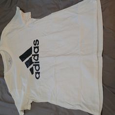 Xl Never Worn Amplifier Tee White Adidas Sports Top With Logo, White Adidas Sports Top, White Adidas Logo Sports Top, White Adidas Logo Crew Neck T-shirt, White Adidas Graphic Tee, White Adidas Logo Casual Tops, White Adidas Graphic Tee With Logo, Basic Adidas Logo Crew Neck Tops, Basic Adidas Crew Neck Tops