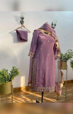 Punjabi Dress Design, Punjabi Suits Designer Boutique, Womens Trendy Dresses, Desi Fashion Casual, Punjabi Salwar Suits, Beautiful Dress Designs, Designer Dresses Casual