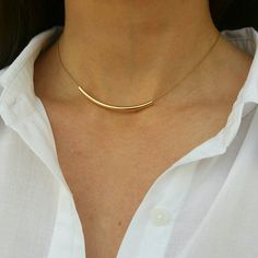 Dainty tube, bar necklace, made of 14k gold filled, high quality chain. Elegant&dainty, catching gently everyone's attention. Appropriate either for everyday or formal looks. Length approx. 15 inches / 38 cm ♡All items will be delivered in a nice gift box! * Read our policies before purchase: https://www.etsy.com/shop/Jewellusion/policy/ * Contact me for custom orders, adjustments, variations or any questions you might have! ▪ Stay tuned for new jewellery collections: https://www.etsy.com/shop/J Evil Eye Necklace Silver, Necklace Bar, Feminine Necklace, Curved Bar Necklace, Tube Necklace, Curved Bar, Silver Necklaces Women, Dainty Pendant, Geometric Necklace