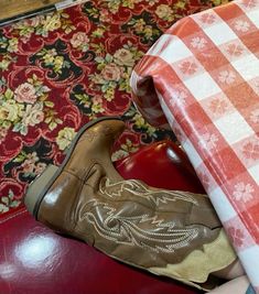 70s Cowgirl Aesthetic, Maxine Minx Aesthetic, Southern Horror, Maxine Aesthetic, Minx Aesthetic, Maxine X, Cowboy Boots Aesthetic, Ldr Aesthetic, Maxine Minx