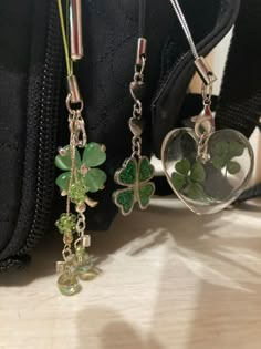 Clover Aesthetic, Clover Keychain, Green Keychain, Keychain Aesthetic, Clover Jewelry, Tanah Liat, Clover Charm, Gambar Figur