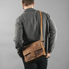 *  Rustic look  
 *  Handy inside compartments  
 *  Holds up to 12" laptops Vintage Explorer, Mens Leather Satchel, Brown Leather Satchel, Retro Bags, Gorgeous Leather, Mens Leather Bag, Messenger Bag Men, Mens Leather, Leather Satchel