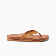 Experience both comfort and style in every step with the Natural Women's Cushion Porto Cruz Sandals. Shop now and feel the difference! Leather Flip Flops Womens, Soft Sandals, Wide Width Shoes, Leather Flip Flops, Natural Women, Womens Slides, Slides Shoes, Shop Sandals, Comfortable Fashion