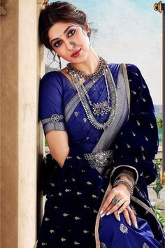 Royal Blue Saree, Maharashtrian Saree, Marathi Bride, Nauvari Saree, Bridal Sarees South Indian, Indian Bride Outfits, Indian Look, Indian Photoshoot