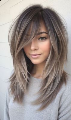 Fall Hair Long Layers, Women’s Fall Haircuts, Layered Medium Haircuts For Fine Hair, Long Hairstyles Thinning Hair, How To Give Yourself Layers Long Hair, Medium Length Haircut Edgy Straight, Medium To Long Haircuts For Women, Haircut For Long Length Hair Layered, Layered Long Hairstyles With Bangs