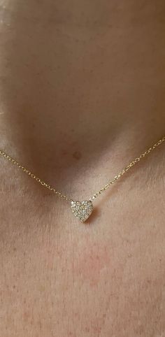 Heart Neckless, Gold Diamond Heart Necklace, Ads Video, Diamond Heart Necklace, Jewelry Ads, Heart Necklace Diamond, Necklace Love, Heart Shaped Necklace, Ceylon Sapphire