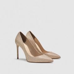 Gold High-Heel Shoes With Shiny Upper Detail. Pointed Toes. Stiletto Heels. Heel Height Of 9 Cm. / 3.5" New With Tag Tag Size Eu39/Us8 Upper 100% Polyester Lining 80% Polyurethane, 20% Polyester Sole 100% Polyurethane Thermoplastic Slipsole 90% Polyurethane, 10% Polyester S86 Brown Strappy Heels, Red Kitten Heels, White Shoes Heels, Dorsay Heels, Sparkly High Heels, Brown Strappy Sandals, Shiny Shoes, Gold High Heels, Black Kitten Heels