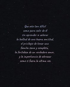 the words are written in spanish on a black background with white and pink dots around them