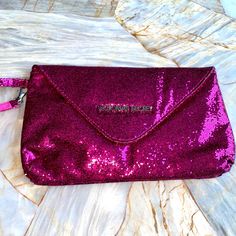 Victoria's Secret Women's Clutch, Makeup Bag Pink Purse 9 X 5.5 Nwot - Ships Same/Next Day - Smoke-Free Home - Makes A Great Gift Bundle 3 Items And Save 20% - Check Out My Closet For Lots More Victorias Secret Items! (Gorgeous, Special, Holiday, Limited Edition, Iconic, Designer, Supermodel, Fashion, Intimates, Sexy, Flirty, Lingerie, Icyte, Collection, Fun, Valentine's Day, Honeymoon, Costumes, Cosplay, Rare, Hard To Find, Vs, Victoria Secret) Trendy Pink Bag For Night Out, Victoria's Secret Pink Party Bags, Makeup Bag Pink, Supermodel Fashion, Large Makeup Bag, Small Travel Bag, Pink Wristlet, Victoria Secret Makeup, Glam Bag