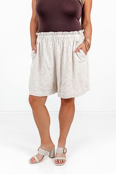 - These shorts will give your look the timeless style you love! - Fully lined linen-blend material - A high elastic waistline with ruffled detail - Functional side pockets with accent pocket flaps and buttons - A relaxed silhouette that ends in straight mid-thigh length hemlines Black Curves, Embroidered Top, Timeless Style, Linen Blend, Timeless Fashion, Lace Top, High Waist, High Waisted, Elastic