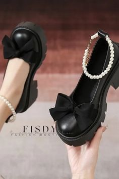 Fisdy - Elegante calzado Mary Jane con exquisito lazo de mariposa y adorno de perlas, con suela gruesa antideslizante y resistente Mary Janes Chunky Heels, Chunky School Shoes, Chunky Mary Janes, Buckle Outfits, Zapatos Mary Jane, Heels Chunky, Butterfly Bow, Shoes Big, Luxury Party