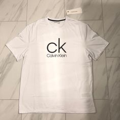 Men’s Calvin Klein T-Shirt Color: White/Black Condition: 10/10 New W Tags Calvin Klein Tshirt, Ck Calvin Klein, Calvin Klein White, Shirt Color, White Black, Colorful Shirts, Calvin Klein, White And Black, Color White