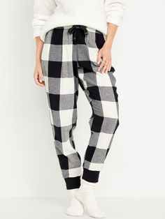 Matching Flannel Jogger Pajama Pants for Women | Old Navy Christmas Pajama Shorts, Matching Loungewear Set, Buffalo Plaid Fabric, Buffalo Plaid Pajamas, Christmas Pajama Pants, Buffalo Plaid Flannel, Fleece Pajama Pants, Flannel Pajama Pants, Christmas Pajama Set