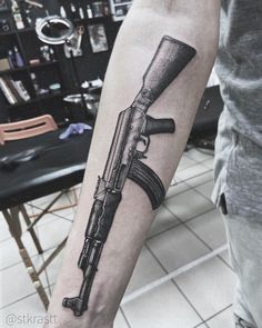 Body Doodles, Revolver Tattoo, Best Tattoo Ideas For Men, Dragon Tattoo Drawing, Avengers Tattoo, Men's Fashion Tips, O Tattoo, Scary Tattoos