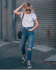 Comfy Jeans Outfit, Outfit Jeans, Mode Inspo, Basic Outfits, Mode Vintage, Outfit Casual, Mode Style, Looks Vintage, Outfits Casuales