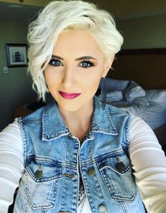 Pixie Blonde Hair, Raya Hope, Pixie Short Hair, Blonde Hair Styles, Short Hair Pixie, Pixie Blonde, Pixie Cut Short, Vest Denim