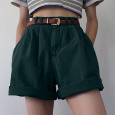 Shorts Streetwear, Fashion Bottoms, Mode Casual, Boyfriend Style, New Green, Bridal Lingerie, Color Shorts, Looks Vintage, Casual Jacket