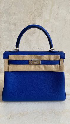 *The bag comes in full set with original store receipt. Hermes Kelly 25, Kelly 25, Car Colors, The Bag, Gold Leather, Full Set, Gold Hardware, Bag Accessories, Blue Color