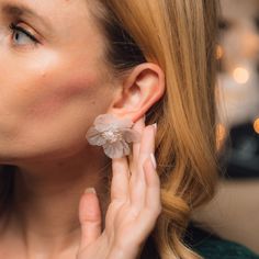 White as snow, these enamel earrings will add some fun to any outfit. These studs were meant to be shown off. White Flower Earring, Big Floral, Large Statement Earrings, Transparent Flowers, Alloy Earrings, Acrylic Flowers, Mint Blue, Earrings Women, Big Earrings