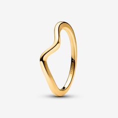 A new wave of stacking. Finished in 14k gold plating, our Polished Wave Ring curves to resemble the movement of a wave, with a smooth polished surface. Stack several 14k gold-plated rings together or combine with the pavé version in different metal tones for a contemporary look you’ll love for years to come. - Pandora Polished Wave Ring - 14k Gold-plated unique metal blend - Sz. 9 Yellow Gold Wavy Jewelry With Polished Finish, Wavy Yellow Gold Jewelry For Formal Occasions, Formal Yellow Gold Wavy Jewelry, Modern Wavy Jewelry For Anniversary, Modern Jewelry For Anniversary, Gold Curved Jewelry With A Modern Twist, Gold Jewelry With A Modern Curved Design, Modern Gold Rings With Curved Design, Modern Gold Curved Rings