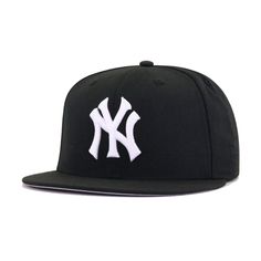 New Era Cap 59Fifty fitted hat for the New York Yankees in custom all-black colorway, featuring custom colored 1977 All Star Game side patch. A fitted created initially just for Hat Heaven staff members, now you can wear what we wear! Black keeps it simple, just how we like it. Tonal side flag and flat-embroidered rear also in line with what we love. For the 1977 All Star Game side patch however, we decided to give it a little twist to keep it within the monochrome color family, using Metallic P Yankee Fitted, Yankees Logo, Logo Wear, Navy Logo, New Era Hats, Monochrome Color, Apple New, Green Bottom, Navy Background