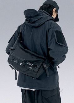 Techwear Fixed Gear Crossbody Bag - Fabric: 600D Oxford - Details: M can hold IPAD MINI L can hold 16-inch Macbook 7 storage pouches Water repellent SBS zipper High quality buckle - Size: Techwear Backpack, Techwear Bag, Simple Crossbody Bag, Neon Cyberpunk, Combat Gear, Sling Pack, Bag Fabric, Cyberpunk Style, Fixed Gear