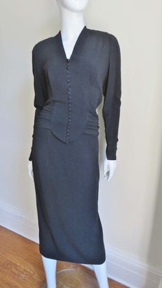 1940s Fashion, Top And Skirt, American Design, Hip Length, Vintage Looks, Long Sleeve Top, High Neck Dress, Long Sleeve Tops, Dresses For Work