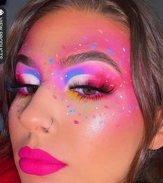 Candyland Eye Makeup, Cotton Candy Photoshoot Ideas, Candy Queen Makeup, Candyland Aesthetic Outfit, Candy Themed Makeup Looks, Pink Candy Makeup, Creative Easter Makeup Looks, Cotton Candy Clown Makeup, Spongebob The Musical Makeup