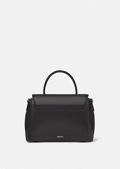 Crafted from grained leather in a structured silhouette, the signature handbag is adorned by a Medusa plaque at the front. The versatile style can be carried in-hand or worn crossbody using the interchangeable chain and leather shoulder straps. Appointment Book, Versatile Style, Handbags On Sale, Online Design, Kate Spade Crossbody, Shoulder Straps, Accessories Design, Versace, Shoulder Strap