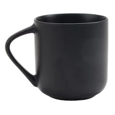 a black coffee mug is shown on a white background with the handle extended to the cup