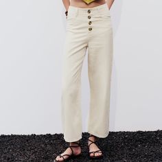 Nwt Zara Z1975 High Waist Exposed Button Culotte Jeans. Size 6 Spring Cotton Button-up Bottoms, High-waisted Jeans With Button Closure For Summer, Summer Cotton Button-up Pants, High-waisted Beige Pants With Buttons, Beige Bottoms With Button Cuffs For Spring, Spring Beige Bottoms With Button Cuffs, Trendy Wide Leg Pants With Buttons, Wide Leg Jeans With Button Closure For Summer, Beige Summer Pants With Buttons