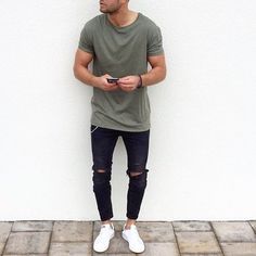 Tag someone you think would look good in this outfit #menwithstreetstyle (scheduled via http://www.tailwindapp.com?utm_source=pinterest&utm_medium=twpin&utm_content=post86475125&utm_campaign=scheduler_attribution) Dirty Blonde Hair Men, Pants Men Outfit, 2017 Streetwear, Blonde Hair Men, Trendy Ripped Jeans, Men Outfit Ideas, Minimal Streetwear, Jeans Outfit Men, Ripped Jeans Outfit