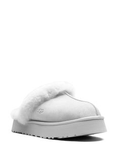 "Find UGG Disquette \"\"goose\"\" Slippers on Editorialist. light grey sheepskin/suede shearling lining embossed logo to the side round toe platform sole These styles are supplied by a premium and authenticated sneaker marketplace. Stocking only the most sought-after footwear, they source and curate some of the most hard to find sneakers from around the world." Goose Slippers, Cute Online Clothing Stores, Preppy Shoes, Girly Shoes, Winter Fits, Clothing Stores, Christmas Wishlist, Embossed Logo, Christmas List