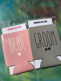 there are two badges that say bride and groom