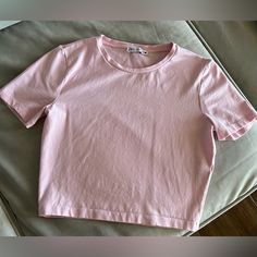 Zara Cropped T-Shirt. Like Brand New! Casual Plain T-shirt For Spring, Casual Fitted Cropped T-shirt With Scoop Neck, Fitted Casual Cropped T-shirt With Scoop Neck, Casual Fitted Crew Neck T-shirt, Basic Pink Cropped T-shirt With Short Sleeves, Pink Casual Crop Top T-shirt, Casual Cropped T-shirt With Scoop Neck For Spring, Zara Pink Casual T-shirt, Basic Crew Neck Cropped T-shirt For Spring