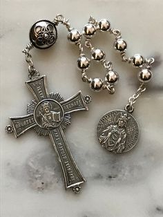 Beautiful pocket rosary. 6mm Sterling silver beads plus Sterling Silver Bali Pater bead 20 gauge argentium silver wire Sterling Silver chain and medals Pocket Rosary, Christ The King, Argentium Silver, Saint Louis, Sterling Silver Bead, Silver Wire, The King, Rosary, Silver Beads