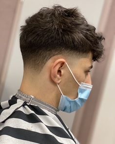 Boyfriend Haircut, Fade Haircut Curly Hair, Mid Fade Haircut, Fade Haircut Styles, Stylish Mens Haircuts, Good Image, Taper Fade Haircut, Tapered Haircut, Mens Hairstyles Thick Hair