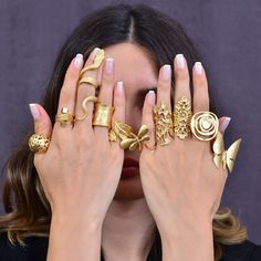 ❀ I made this Gold Statement Rings for you, to make you look elegant. A Adjustable Rings that can fit perfectly to all styles. You will look elegant when you wear this Chunky ring. Full Finger ring stands out with flashy designs. If you have a modern and rebellius style, this Boho Style Big Rings is for you. ❀ It is a Snake ring with sterling silver plated matte finish. ❀ All the Wide Band rings are adjustable in the back. Rings are easy to adjust and would fit fingers size US 4 and up ❀ If you Full Finger Ring, Full Finger Rings, Rings Boho, Long Ring, Thick Ring, Spiral Ring, Chunky Ring, Knuckle Ring, Gold Statement Ring