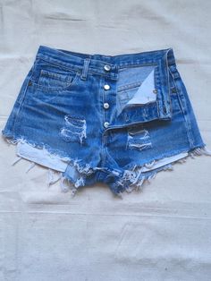 Jean Shorts Levis, Shorts Levis, 90s Levis, Cut Offs, Daisy Dukes, Cut Off Jeans, Blue Jean Shorts, Long Sweaters Cardigan, Levis Denim