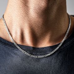 Some well-picked accessories can make all the difference when you are trying to upgrade your outfit, so don’t overlook our Figaro Chain Necklace which features our signature polished silver tag, engraved with RG&B. Perfect when worn on it's own or layered with other pieces of silver jewelry. Size: One Size in 51cm (20")Width: 3 mm