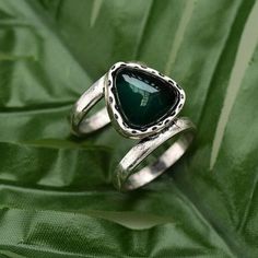 Nwot Boho Stone Ring, Size 6. Silver Tone, Green Stone. Never Worn. Smoke And Pet Free Home. Geometric Stone, Large Stone Rings, Rings Boho, Double Band Rings, Large Stone, 6 Rings, Green Stone, Stone Ring, Womens Jewelry Rings