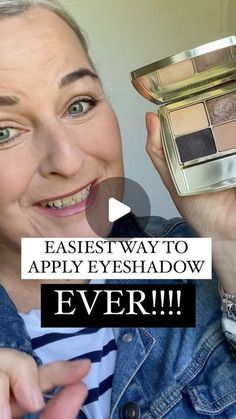 Minimal Blue Eye Makeup, Ways To Do Eyeshadow, Natural Eyeshadow For Blue Eyes, Eyeshadow Makeup Step By Step, Easy Eyeshadow For Beginners, Nude Eyeshadow Looks, Drugstore Eyeshadow, Eyeshadow Application