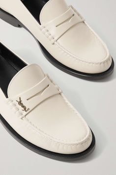 White Dress Shoes Men, Smart Casual Dress Code, Dressy Hats, White Loafers, Smart Casual Dress, Basic Shoes, White Leather Shoes, White Dress Shoes, Ysl Shoes