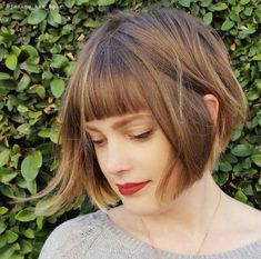 Latest Bob Hairstyles, Straight Bob Hairstyles, Bob Haircut With Bangs, Top Hairstyles, 짧은 머리, Short Haircut, Modern Hairstyles, Short Hair With Bangs