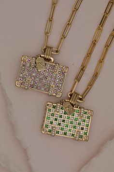 Nevernot large tsavorite travel necklace in yellow gold. 14K Yellow Gold 0.36 Ct Diamonds, 2.88 Ct Tsavorites, 2.7 Ct orange Sapphires, 0.03 Ct pink Sapphires. Pendant 3x2cm, 50cm L Luxury Glass Necklace For Gift, Beachy Jewelry, Travel Necklace, Large Suitcase, Symbolic Jewelry, Orange Sapphire, Girl Jewelry, Work Jewelry, Summer Blue