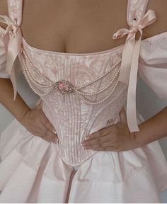 Corset Top Diy, Bride Dress Simple, Corset Outfit, Princess Ball Gowns, Pretty Shirts, Ball Gowns Evening, Fantasy Gowns, Fashion Aesthetics, Fairytale Dress