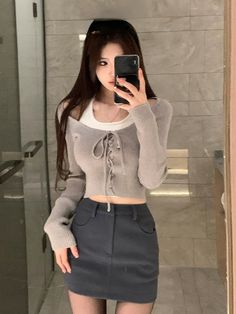 Outfits Asian, Y2k Crop Top, Long Sleeve Knit Sweaters, Straight Trousers, Elegant Shirt, Streetwear Women, Casual Style Outfits, Style Outfits, Crop Tops Women