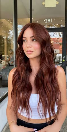 Dark Red Hair Copper, Dark Hair To Copper, Trending Hair Colour 2023, Red Hair Trends 2023, Ginger Dark Hair, Dark Auburn Copper Hair, Autumn Hair 2023, Fall Hair Colors For Brown Eyes, Dark Brown To Copper Hair